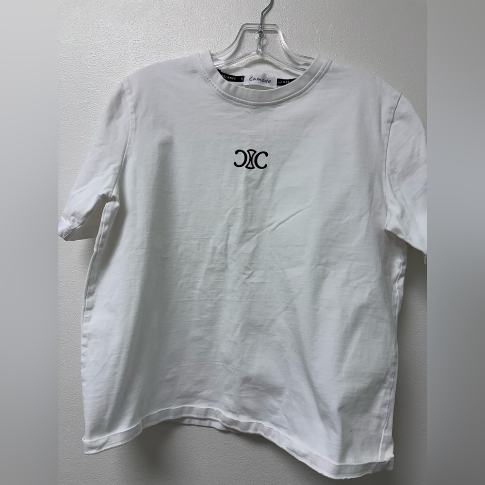 La Mode Classic White Logo Crew Neck T-Shirt. Festival Staple 100% Cotton Large